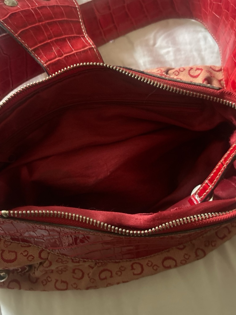 Guess Red Monogram Shoulder Bag with Faux-Croc Trim - Picture 2 of 3